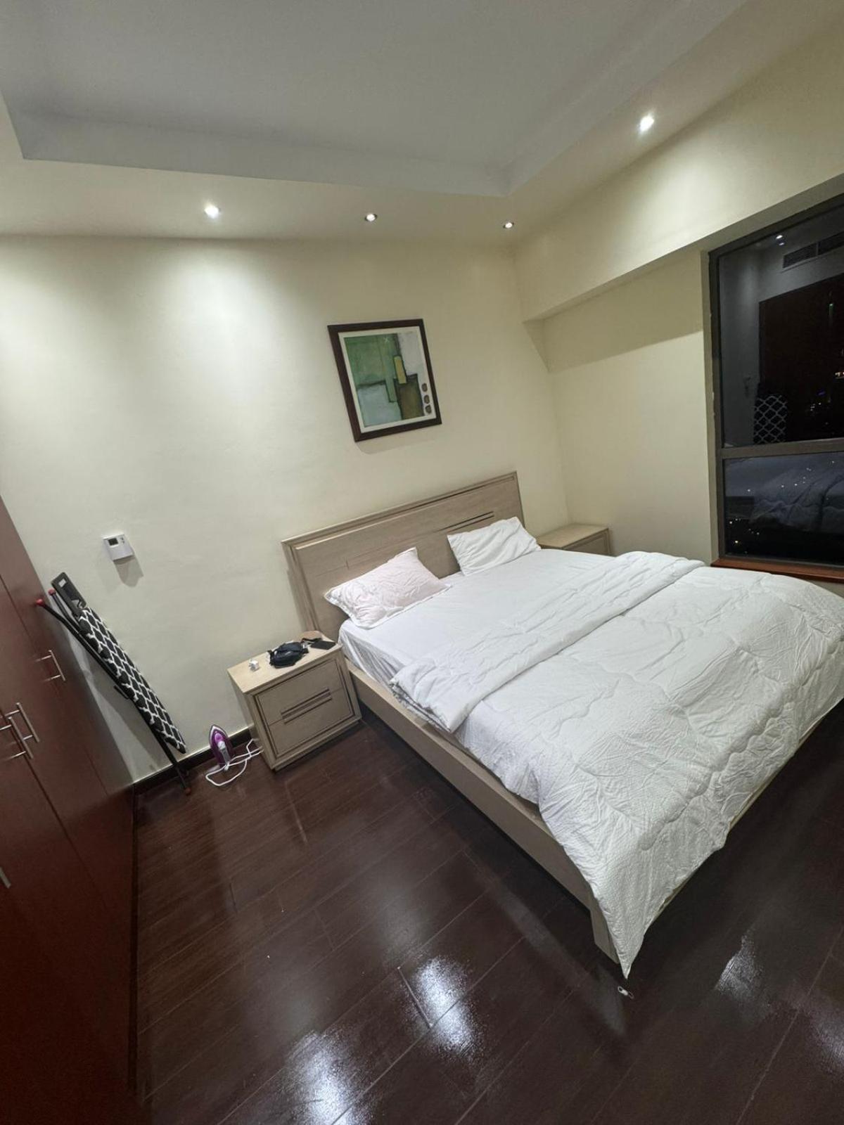 Sadaf 8 Jbr Luxury Master Bedroom Near Tram Dubai Bagian luar foto