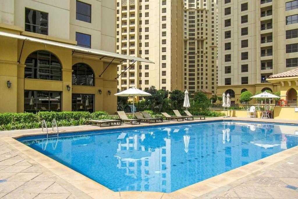 Sadaf 8 Jbr Luxury Master Bedroom Near Tram Dubai Bagian luar foto